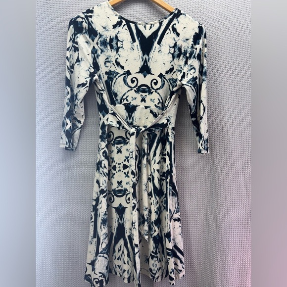 NWT Cynthia Rowley Black/Blue/White Stretchy Wrap Midi Dress Women Small Boho - Picture 5 of 8